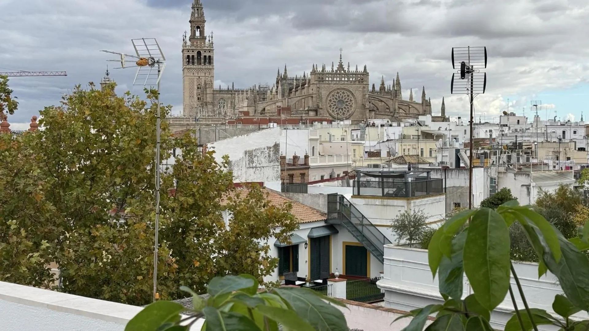 Misterhost Luxury Penthouse Arenal Apartment Seville 0*,  Spain